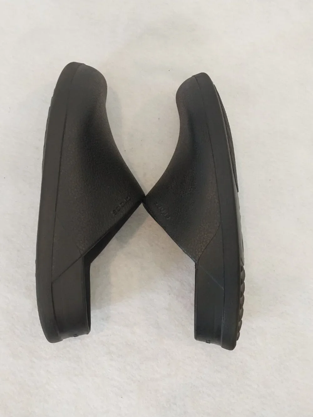 CROCS Black Clogs Mens 10 Womens 11 DYLAN Slip On Mules Comfort Slides 209366